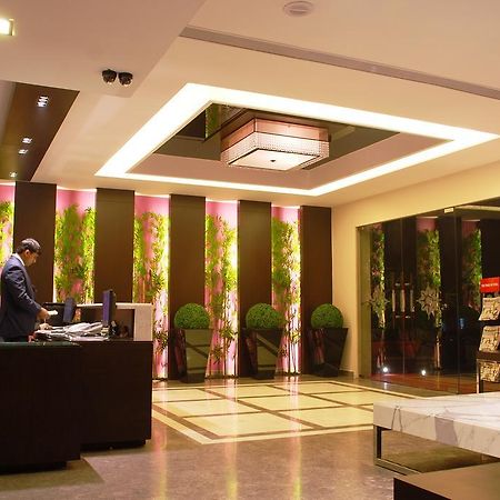 Africa Avenue Gk - 1 Hotell New Delhi Exteriör bild