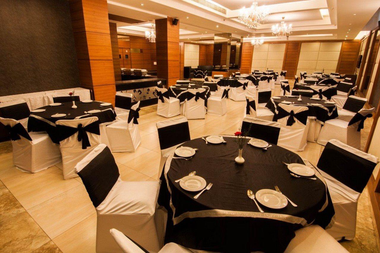 Africa Avenue Gk - 1 Hotell New Delhi Exteriör bild