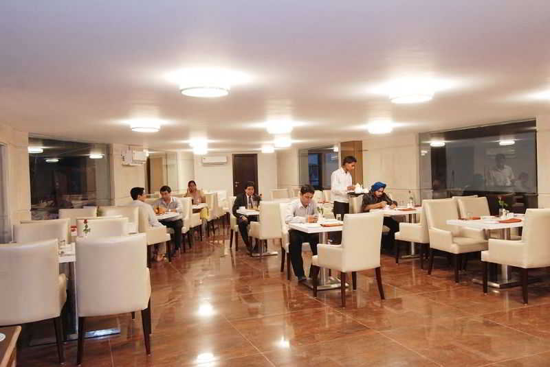 Africa Avenue Gk - 1 Hotell New Delhi Exteriör bild