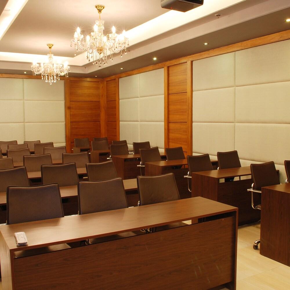 Africa Avenue Gk - 1 Hotell New Delhi Exteriör bild