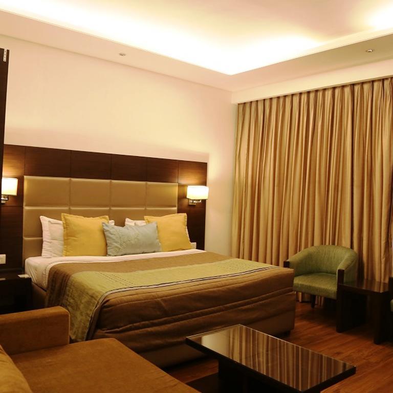 Africa Avenue Gk - 1 Hotell New Delhi Exteriör bild