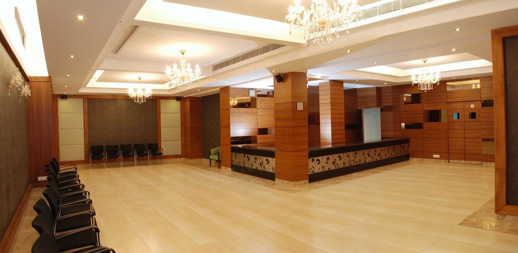 Africa Avenue Gk - 1 Hotell New Delhi Exteriör bild